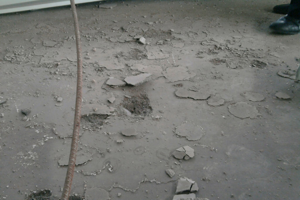 水泥强度不足时不宜做环氧地坪的施工