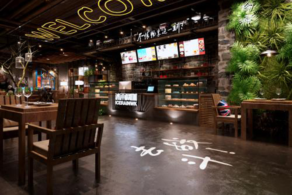 餐馆的使用微珠环氧地坪漆提升防滑效果